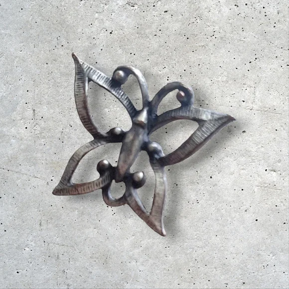 Vintage Silver-Toned Butterfly Brooch - Picture 4 of 7